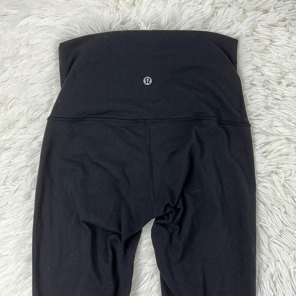 Lululemon Wunder Under Crop - Picture 6 of 7